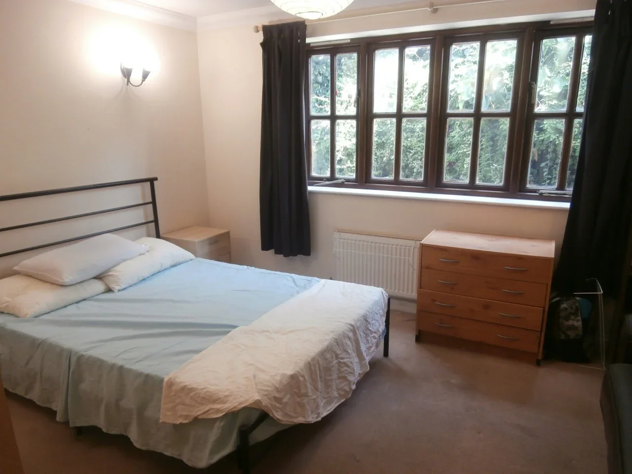 Room Harford Mews in Greater London