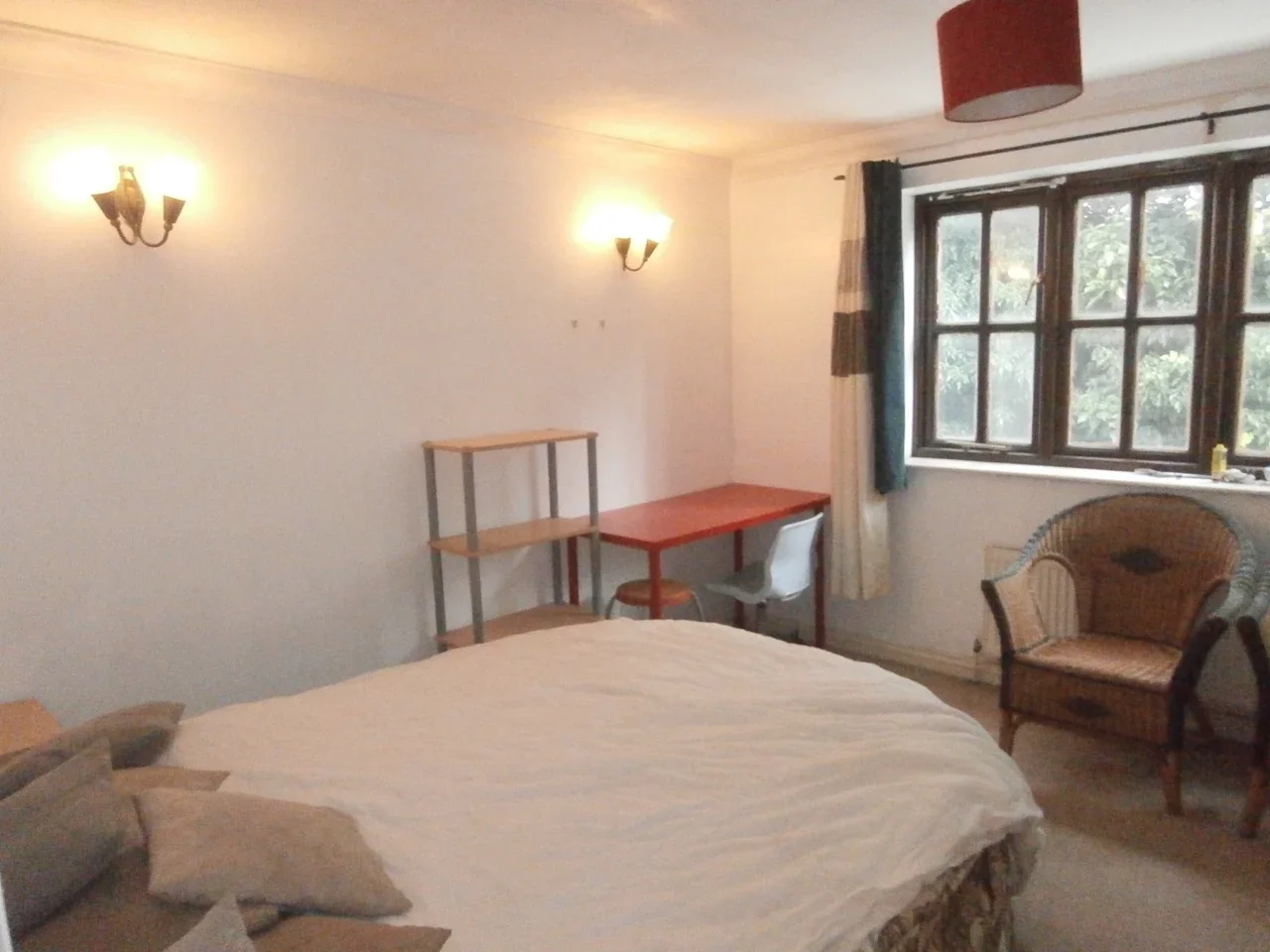 Room Harford Mews in Greater London