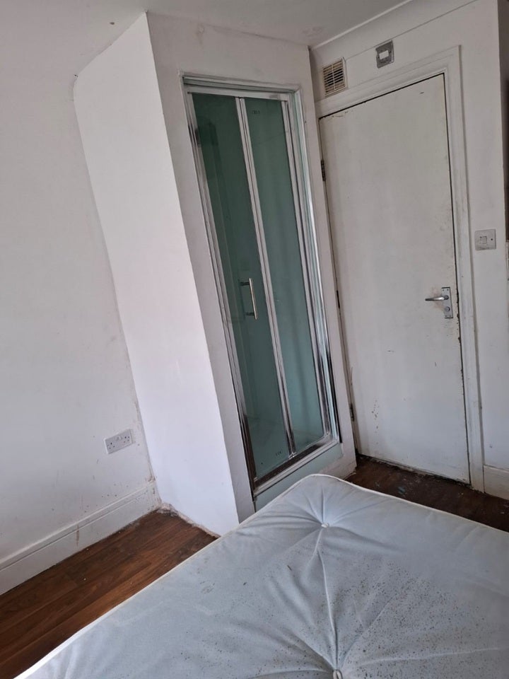 Flat Eton Avenue in Greater London