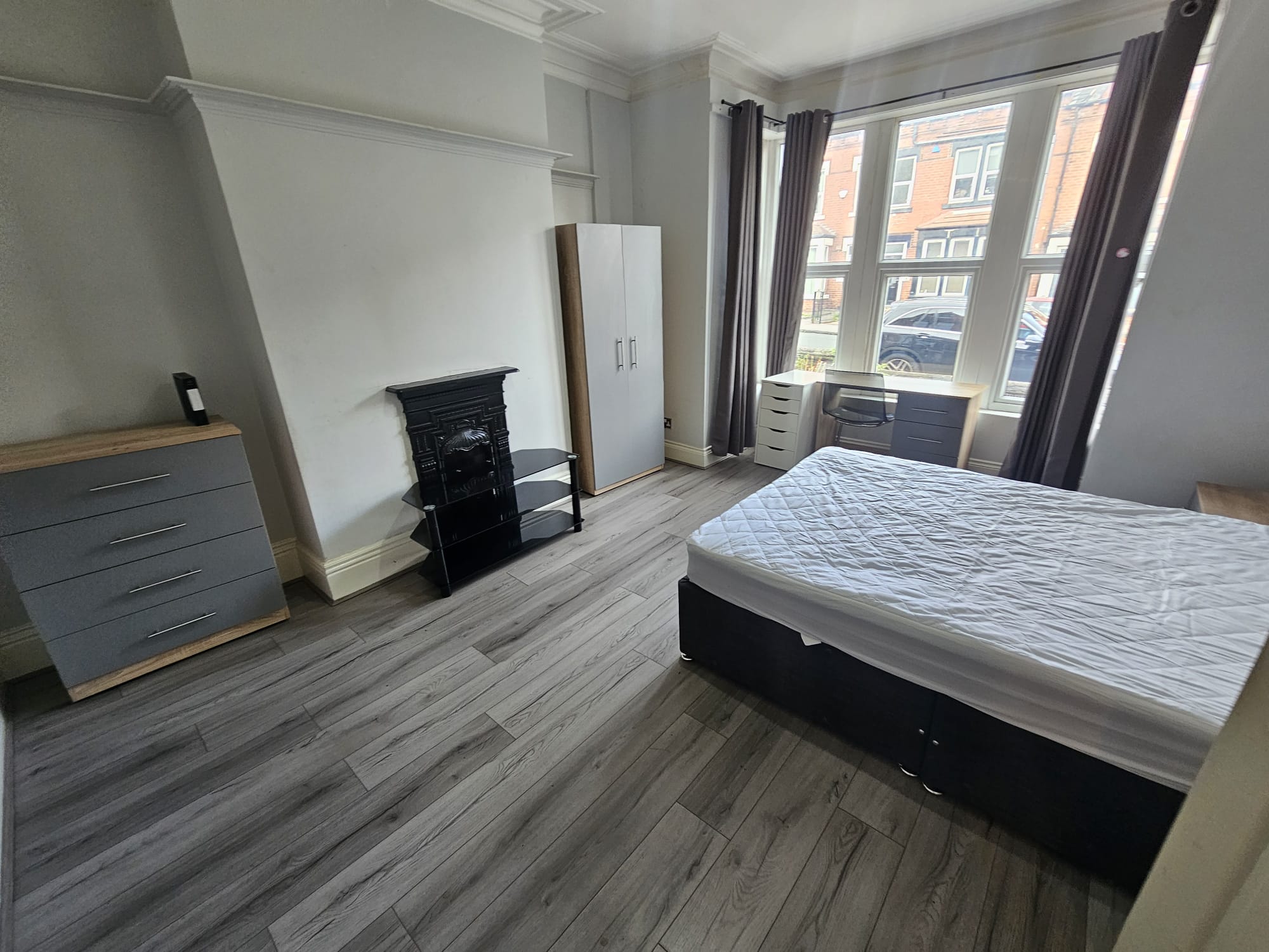 House Estcourt Terrace in Leeds