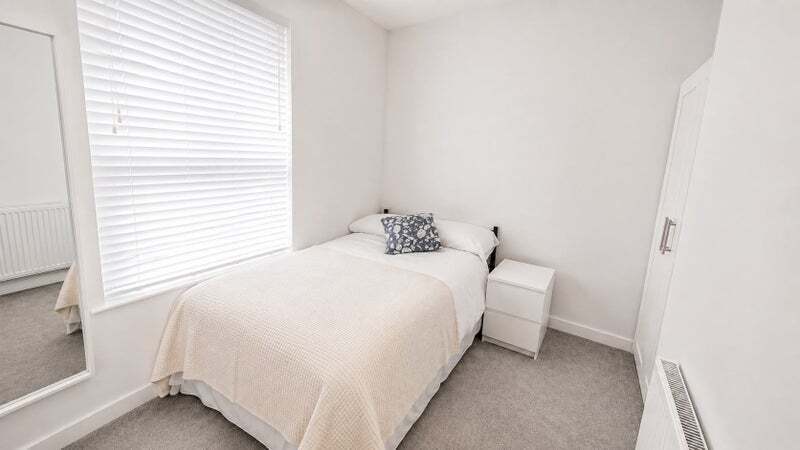 Room Cleveland Road in Gosport
