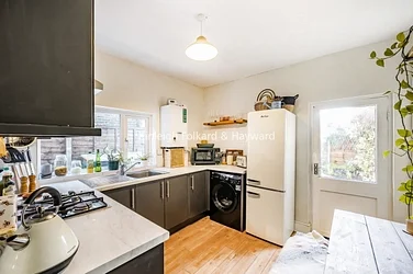 Flat St Norbert Green in Greater London