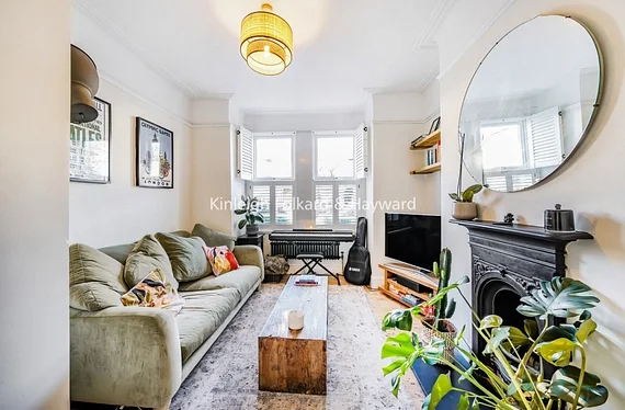 Flat St Norbert Green in Greater London