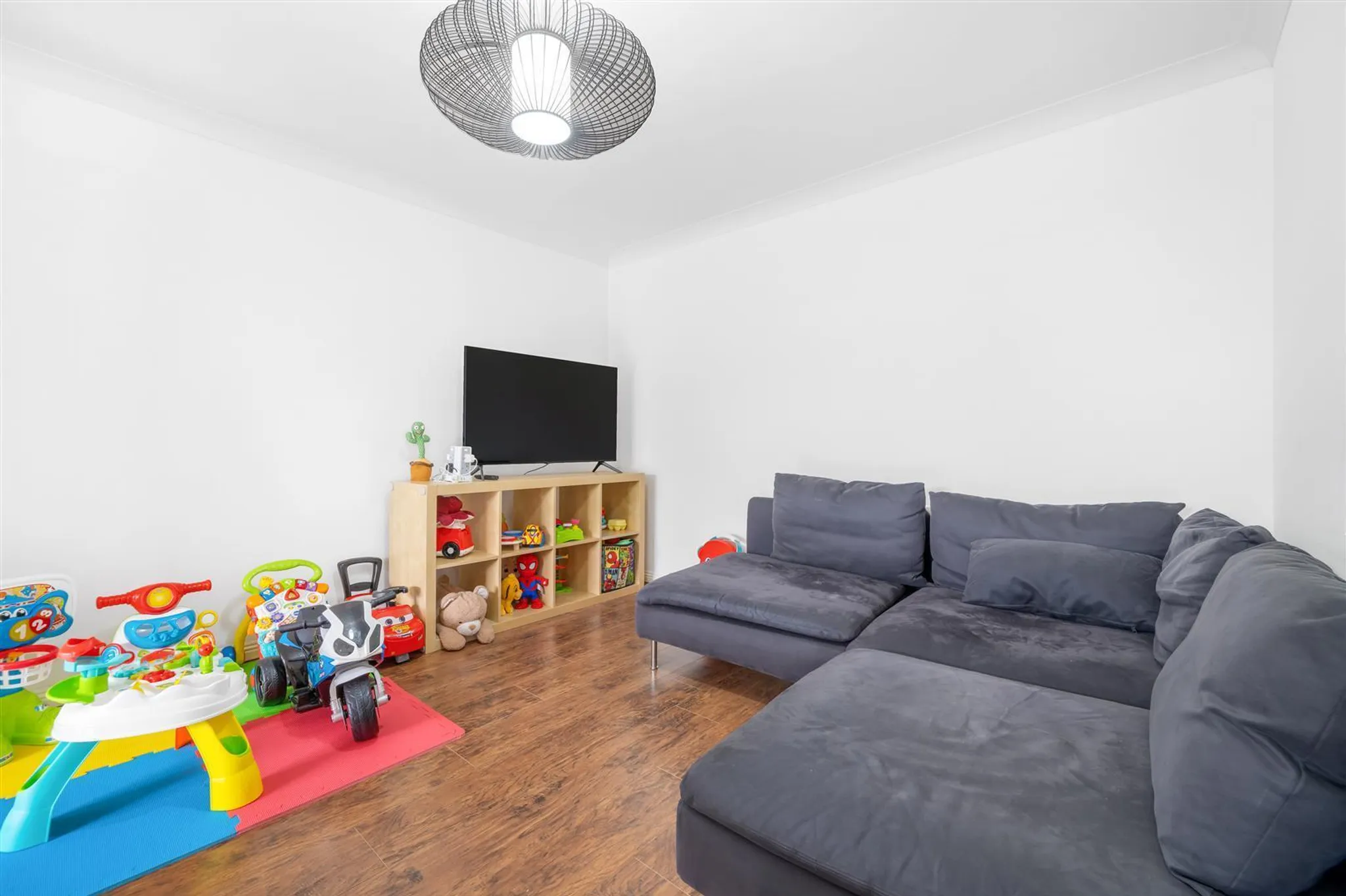 Flat Wandle Road in Greater London