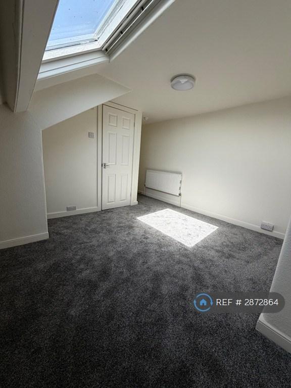 Room North Road East in Plymouth