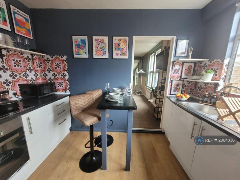 Flat Ranelagh Road in Weymouth