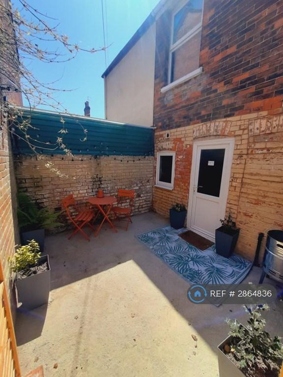 Flat Ranelagh Road in Weymouth