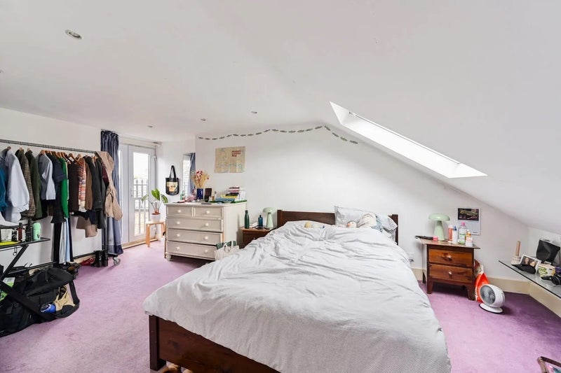 Room Nansen Road in Greater London