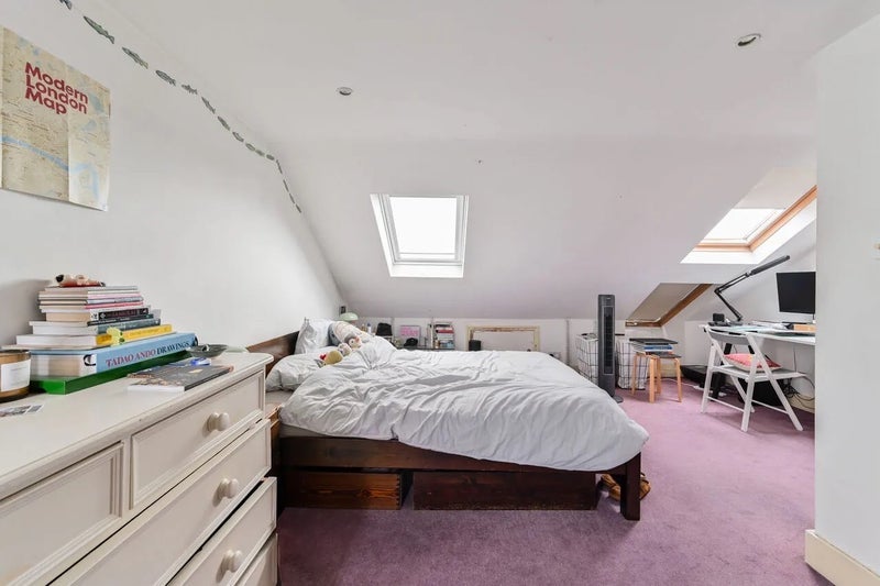 Room Nansen Road in Greater London