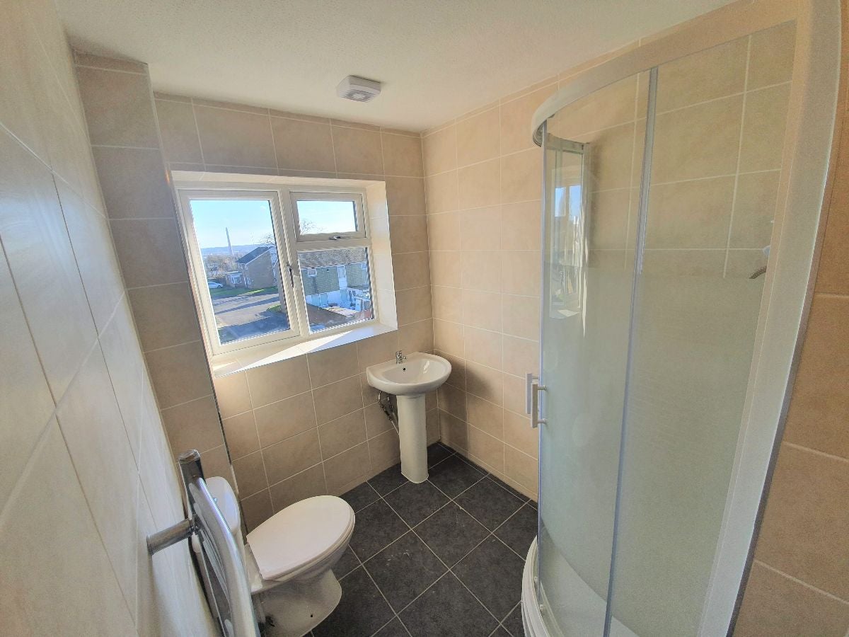 Room Whernside Way in Duston