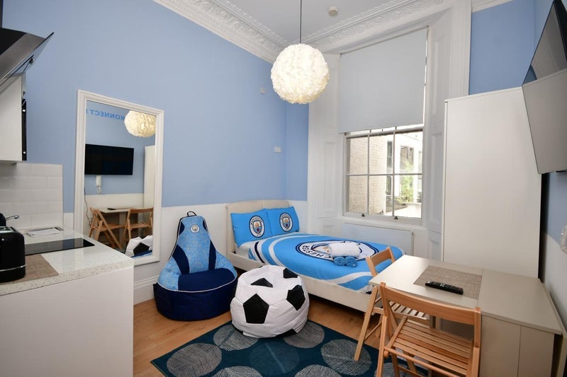 Flat Kensington Gardens Square in City of Westminster