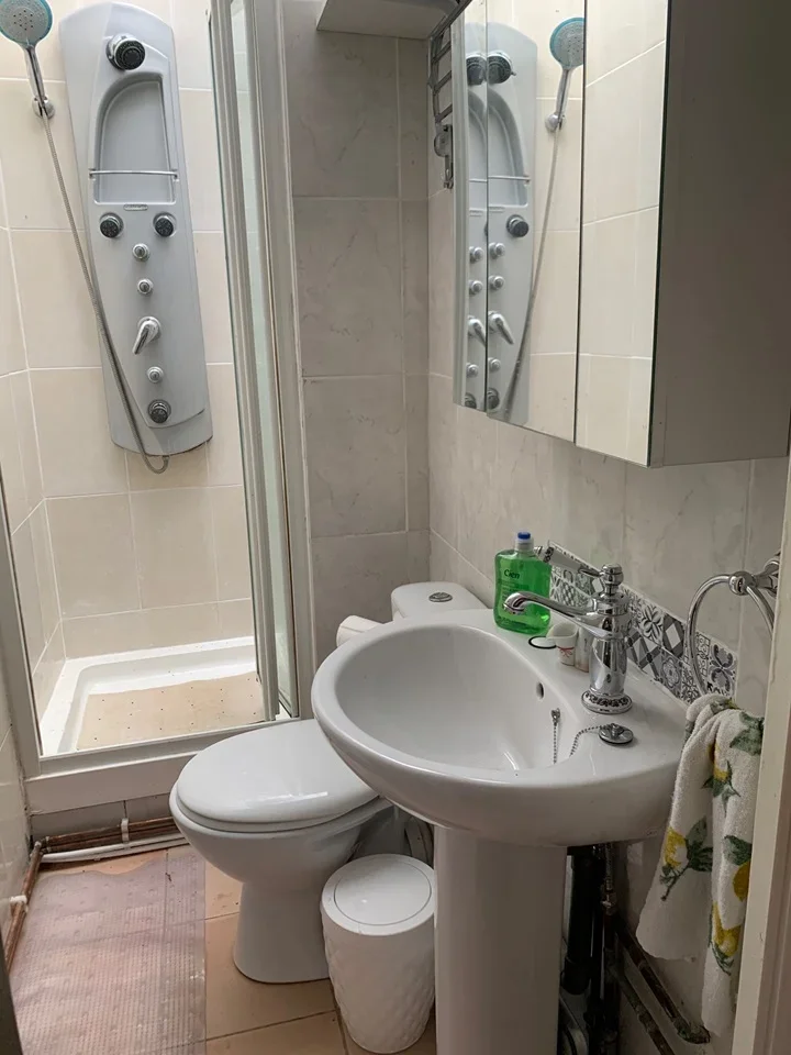 Flat Villacourt Road in Greater London