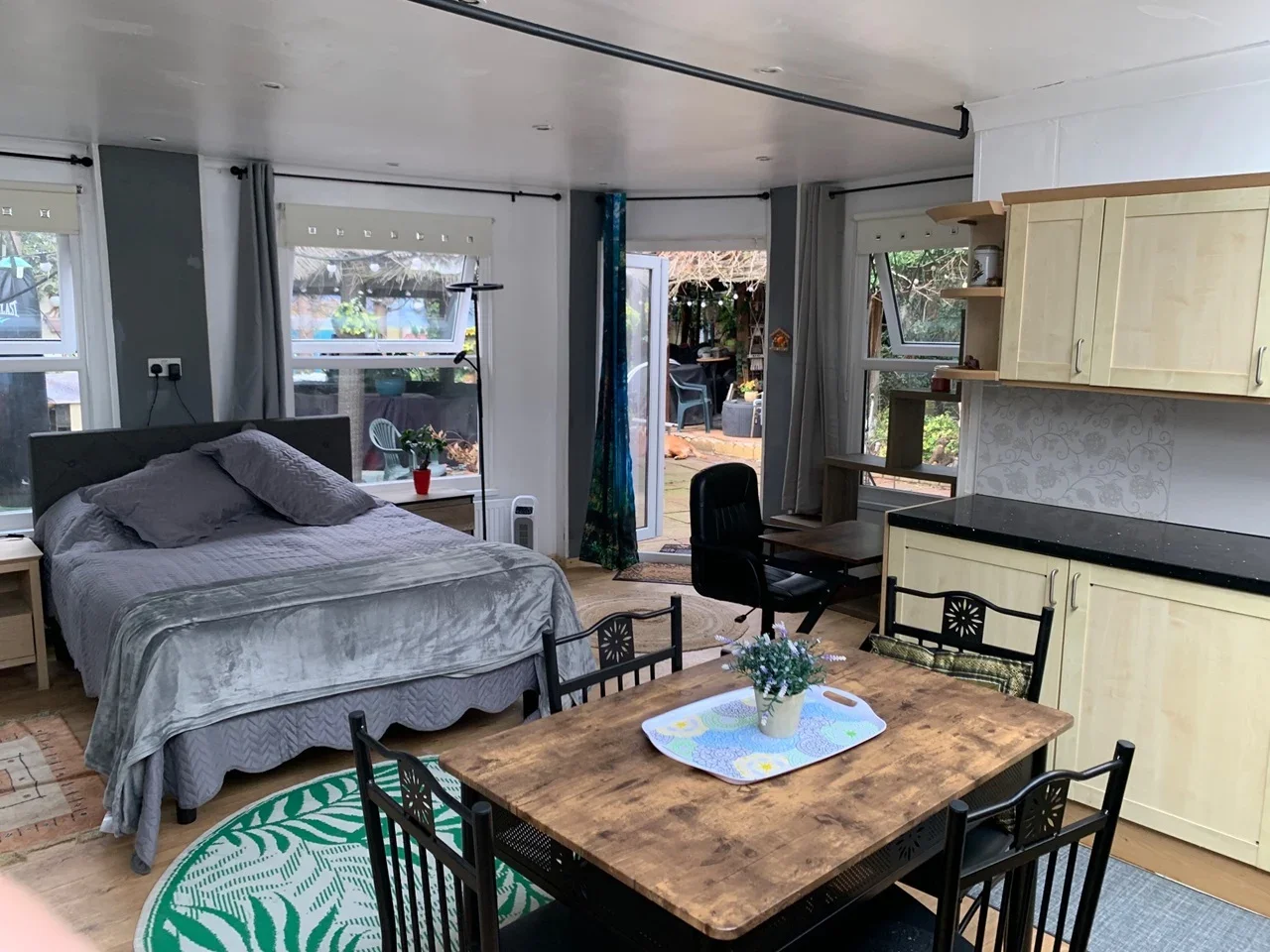 Flat Villacourt Road in Greater London
