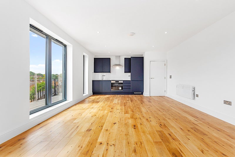 Room Trafalgar Road in Greater London