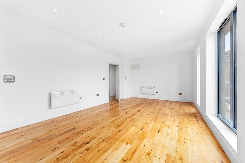 Room Trafalgar Road in Greater London