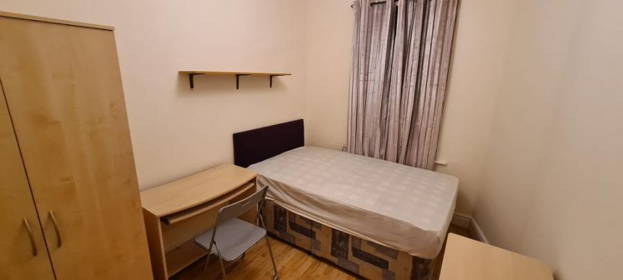 Room Manchester Street in Derby