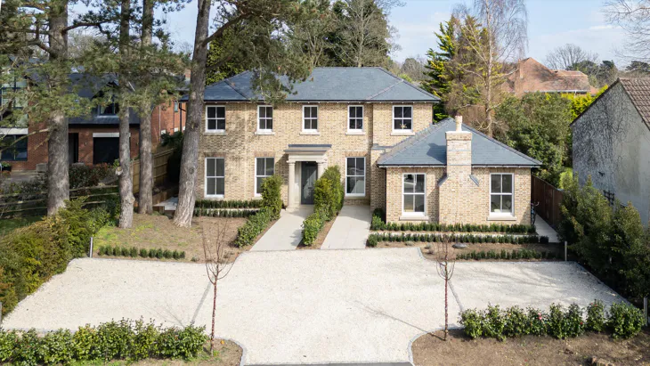 House Heath Ridge Green in Elmbridge