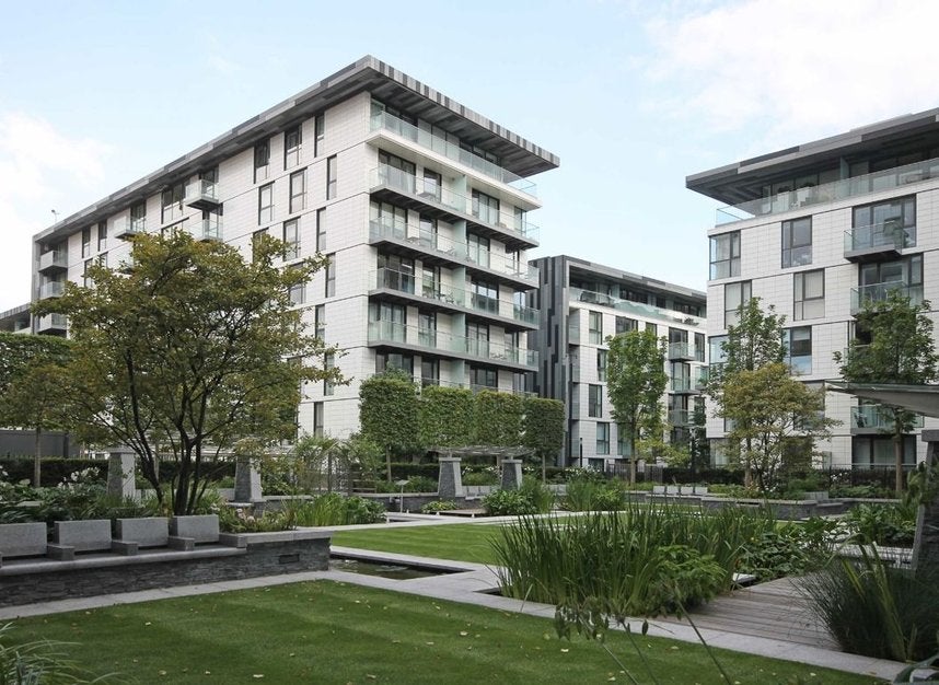 Flat Hooper Street in Greater London