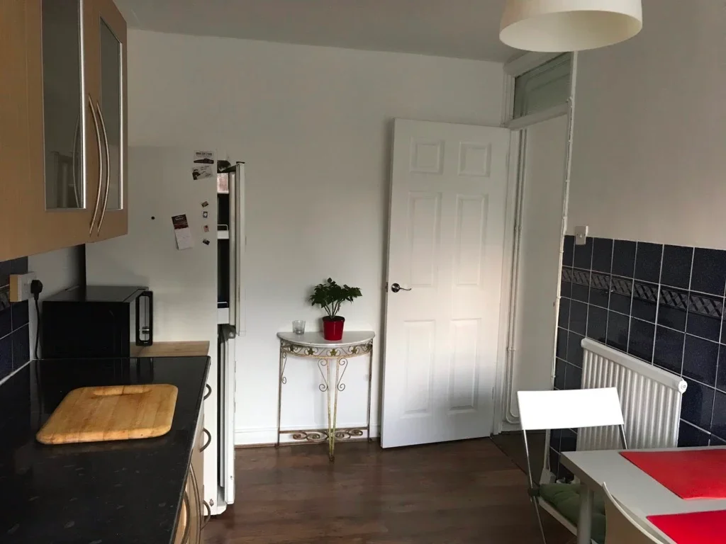 Flat Turnham Road in Greater London