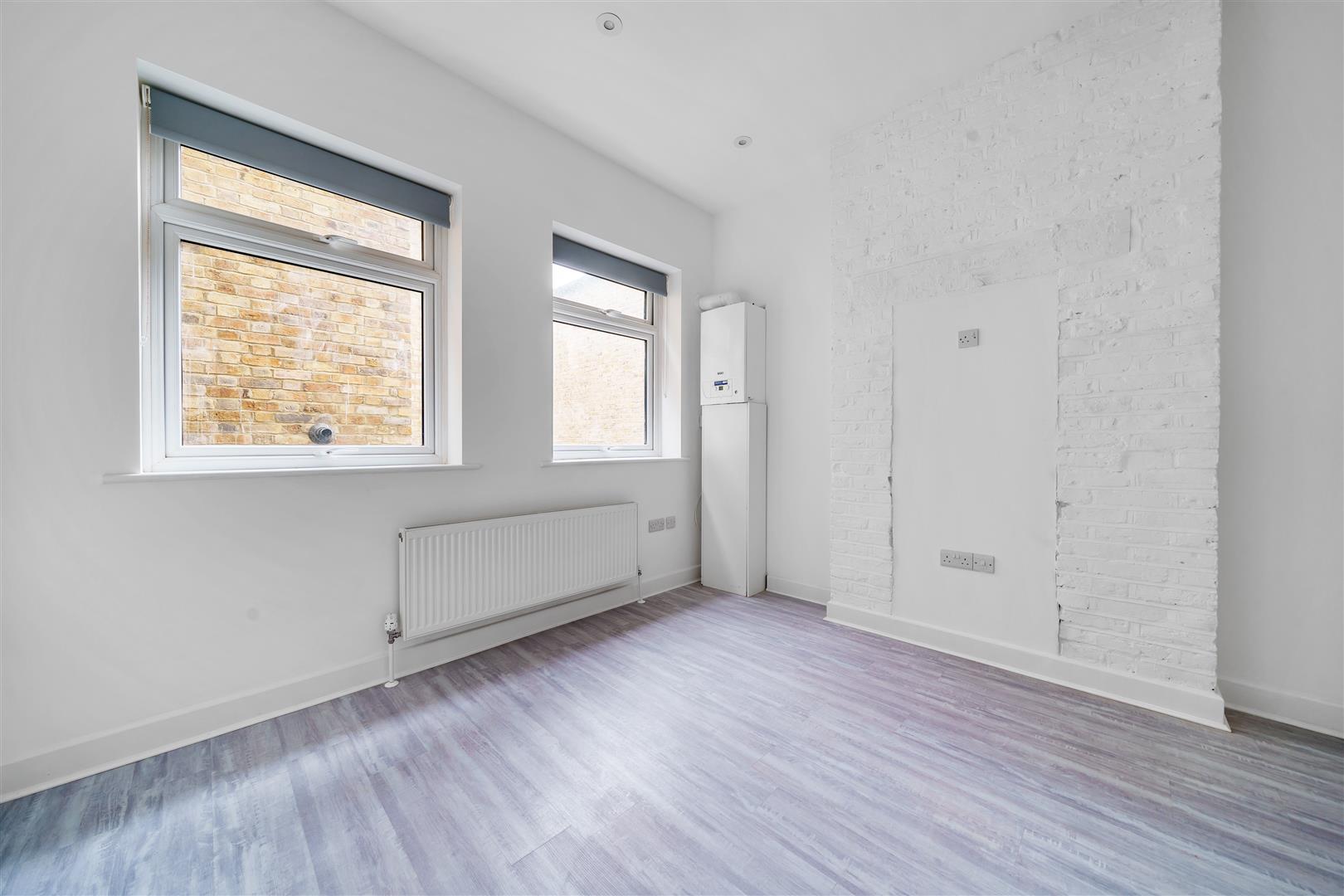 Flat Richmond Road in Greater London