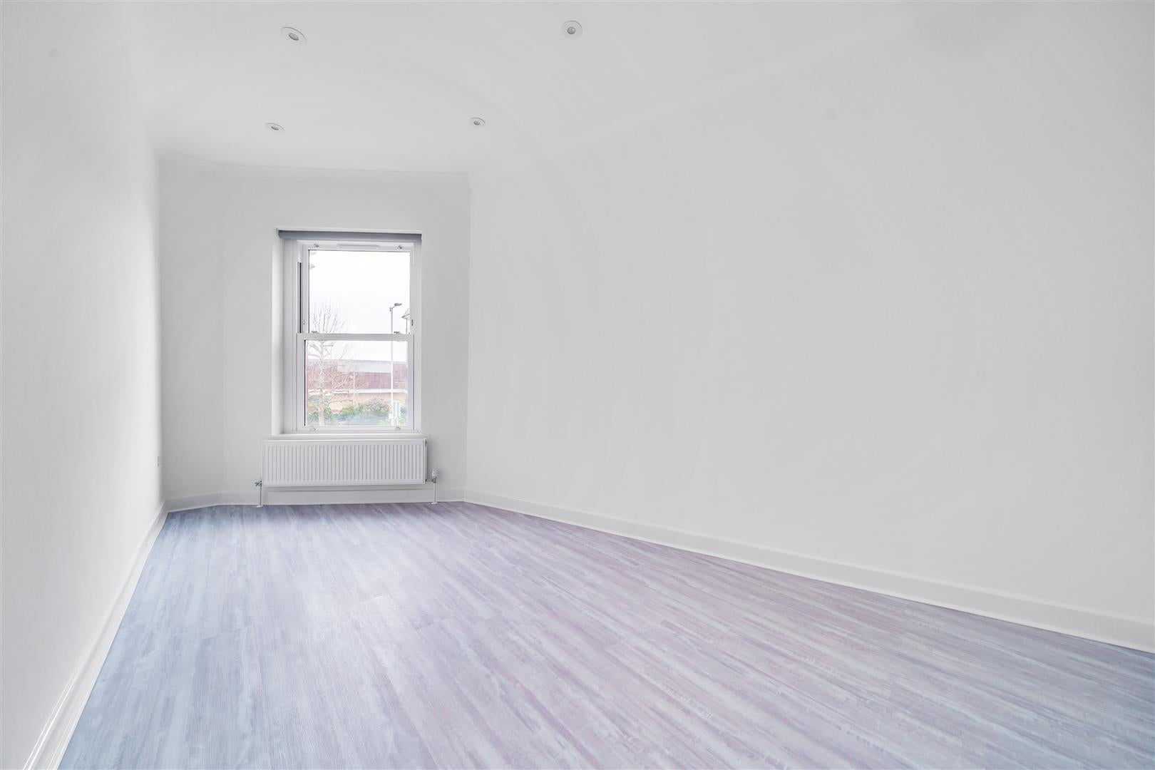 Flat Richmond Road in Greater London