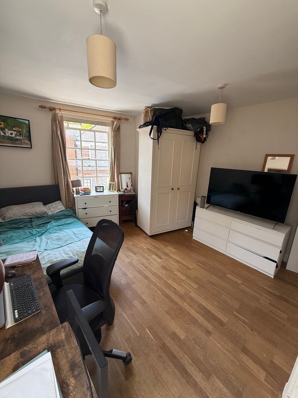 Room Denny Crescent in Greater London