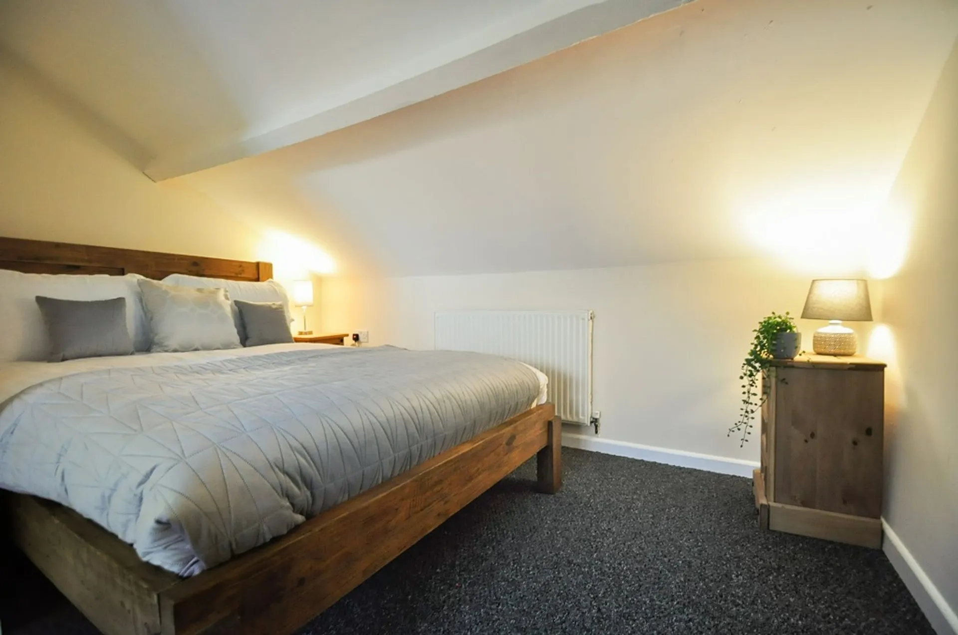 Room York Place in Newport