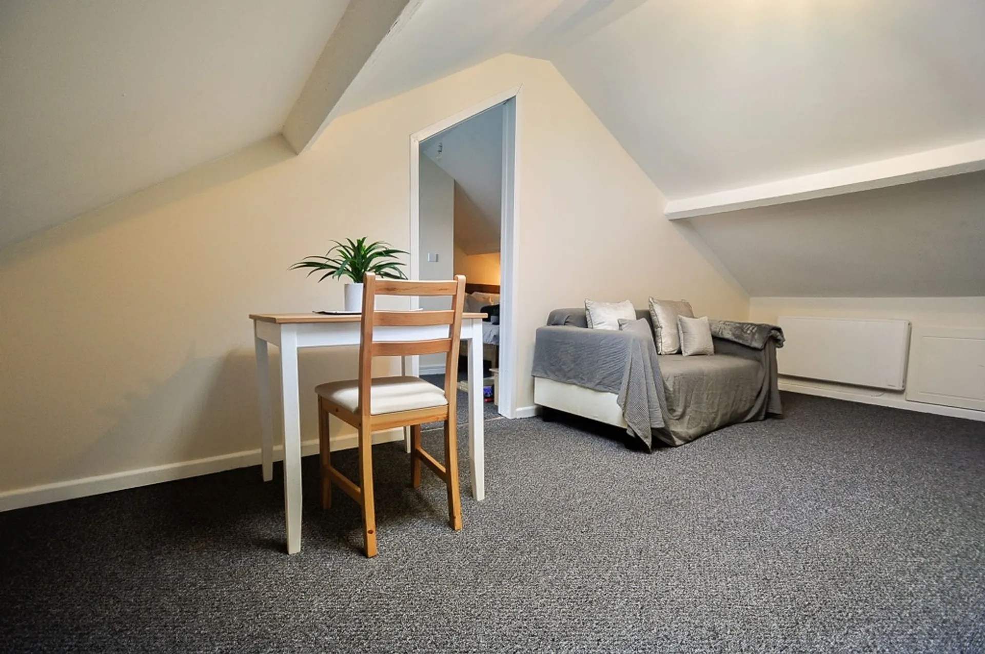 Room York Place in Newport