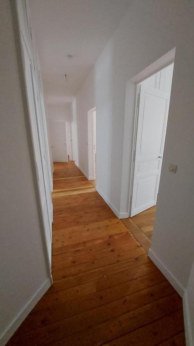 House Rue Louis de Romain in Angers