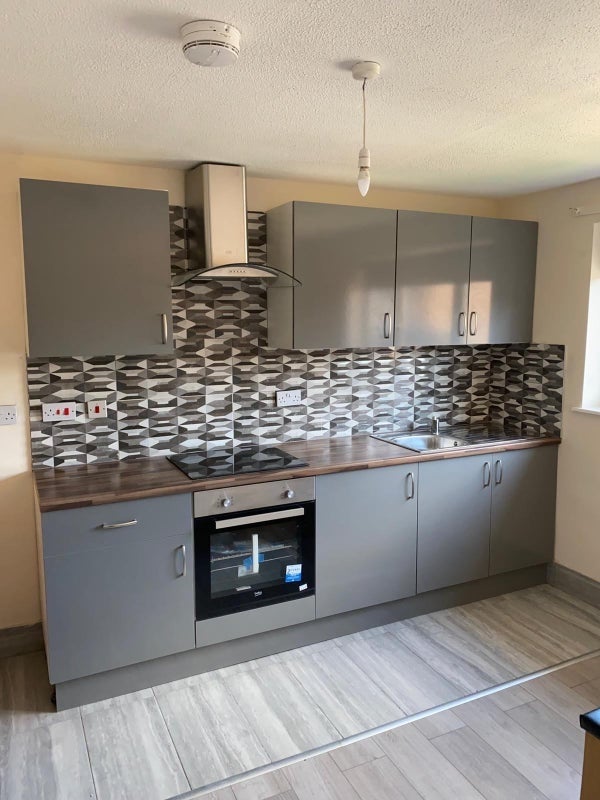 Flat Tudor Court in Hertsmere