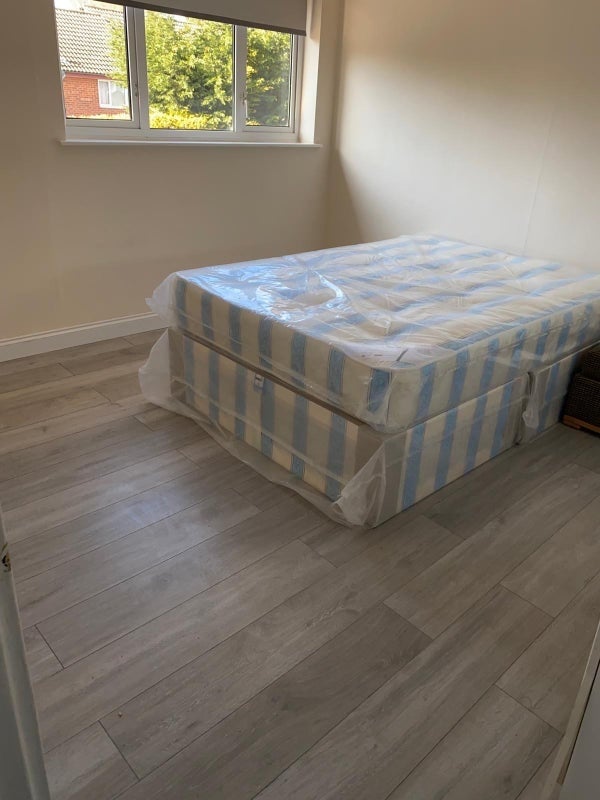 Flat Tudor Court in Hertsmere