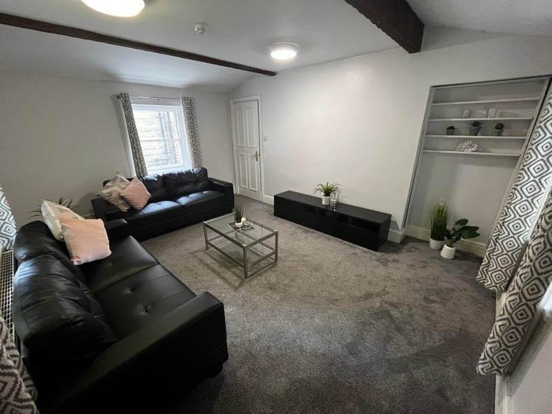 Room Cumberland Road in Leeds