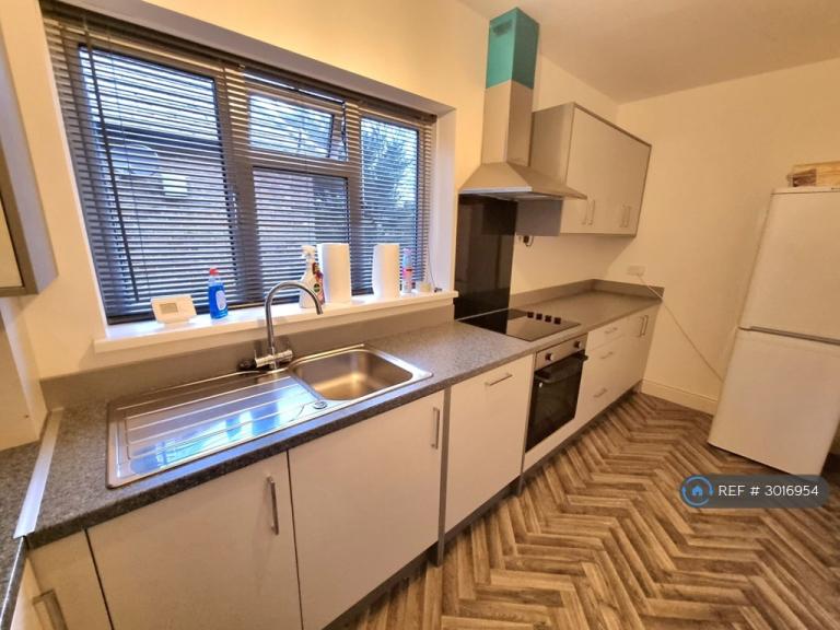 Flat Burghley Road in Peterborough