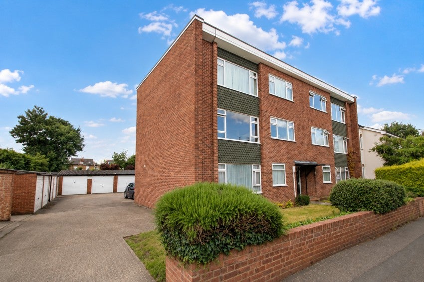 Flat Wyatt Road in Borough of Spelthorne