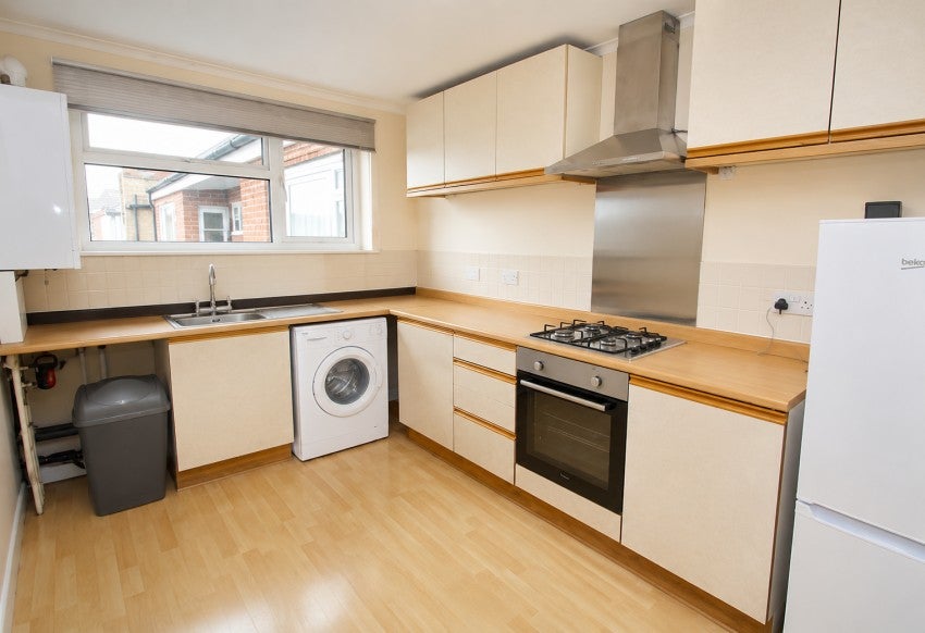 Flat Wyatt Road in Borough of Spelthorne