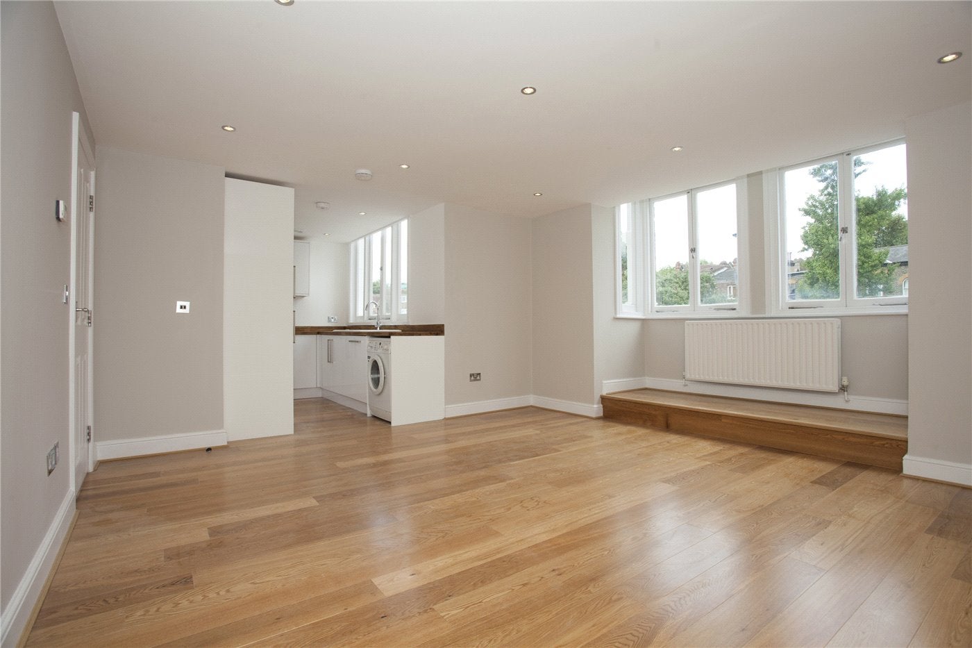 Flat Deerbrook Road in Greater London