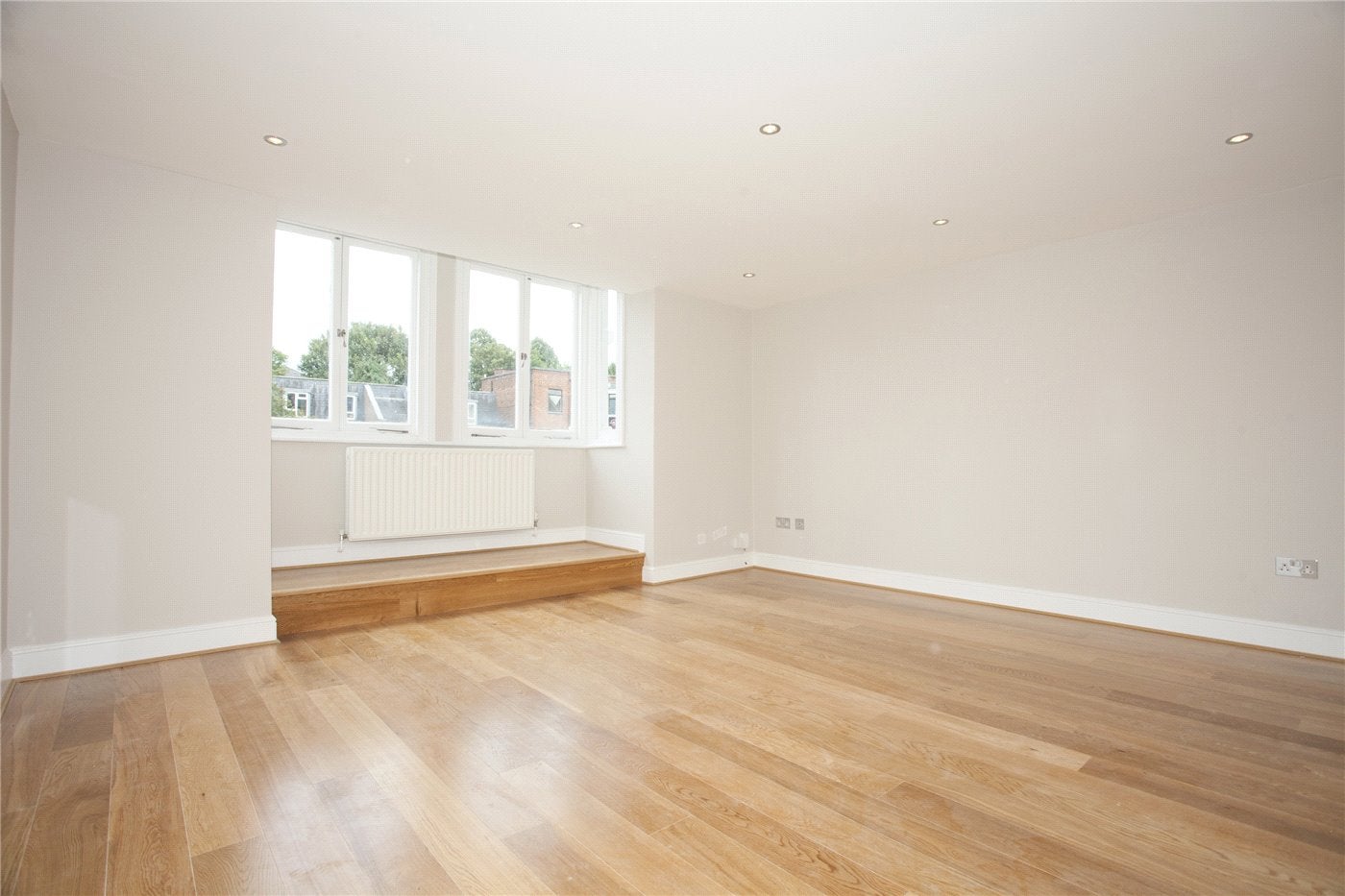 Flat Deerbrook Road in Greater London