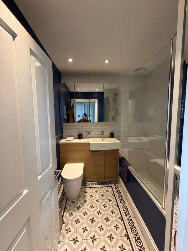 Room Finborough Road in Greater London
