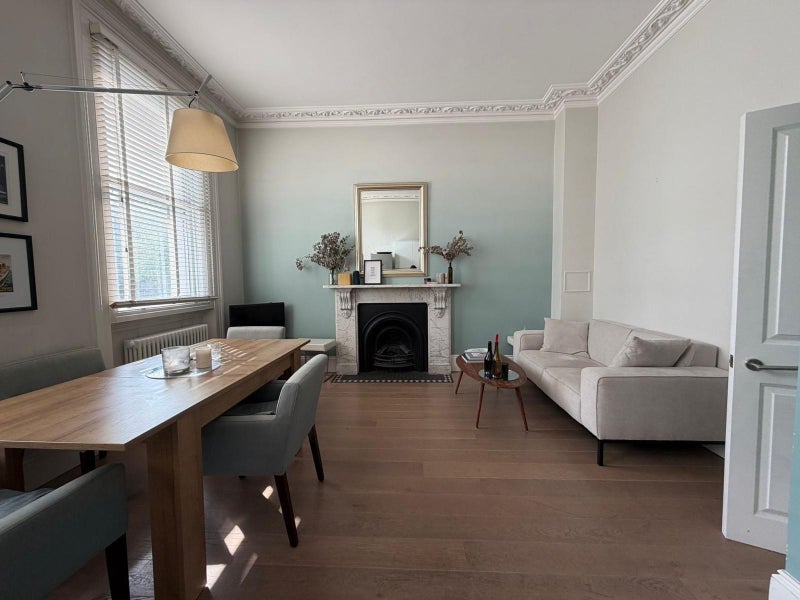 Room Finborough Road in Greater London