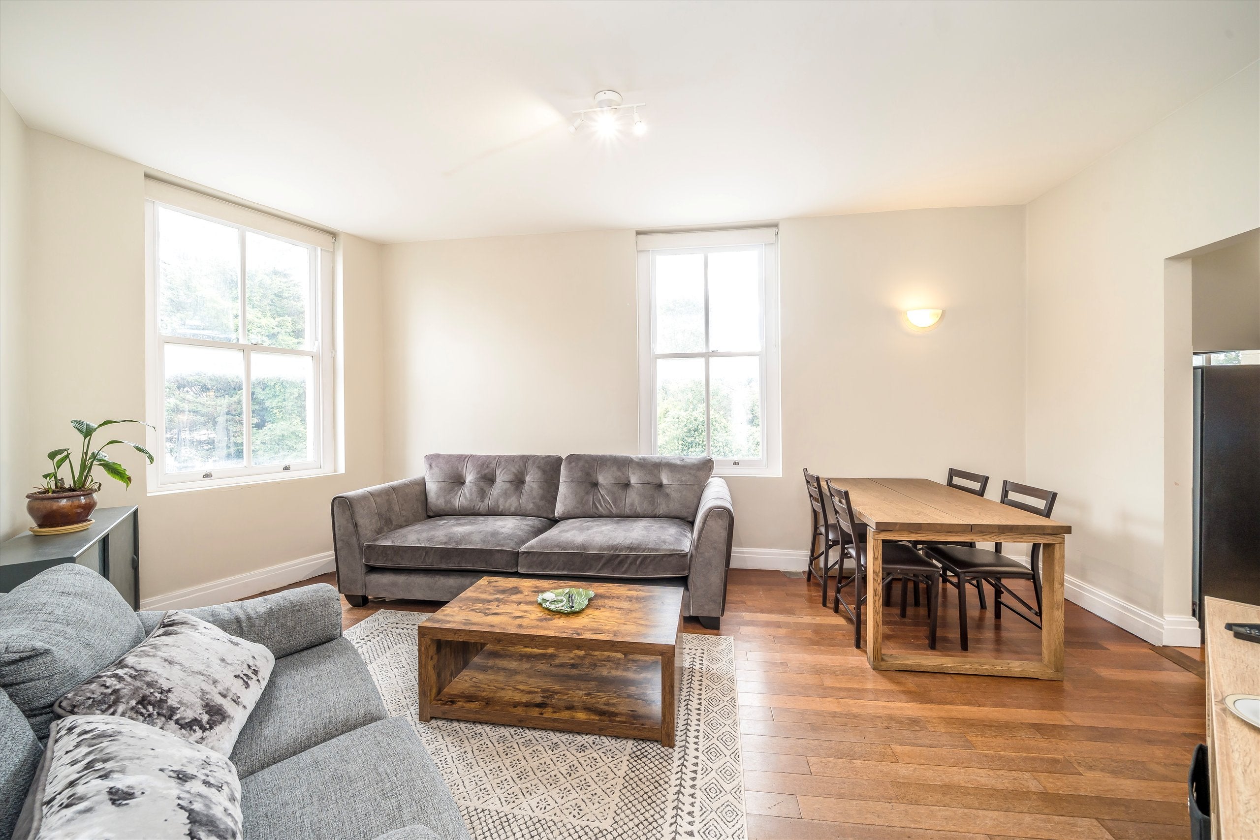 Flat Durham Street in Greater London