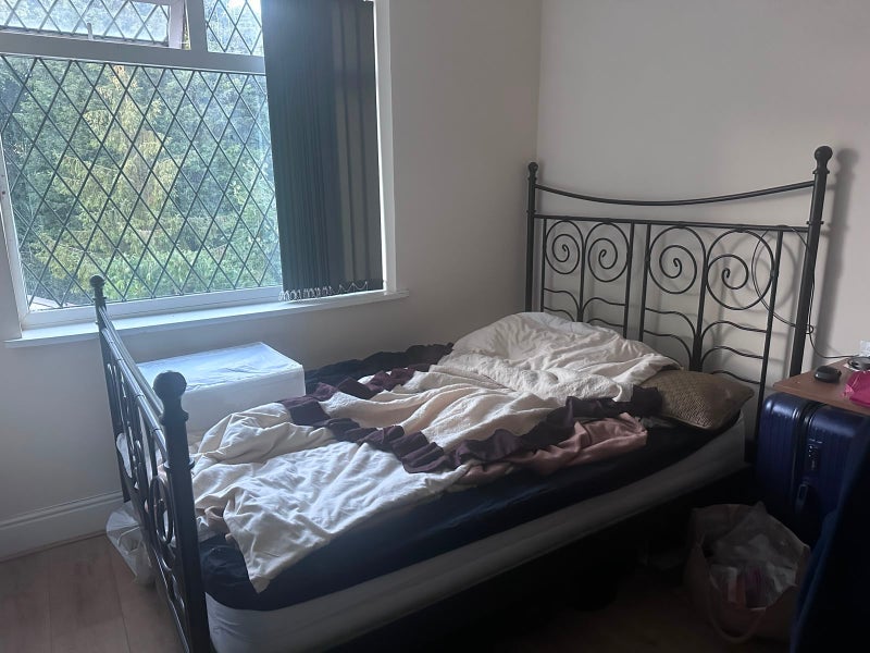 Room St Alban Close in Leeds