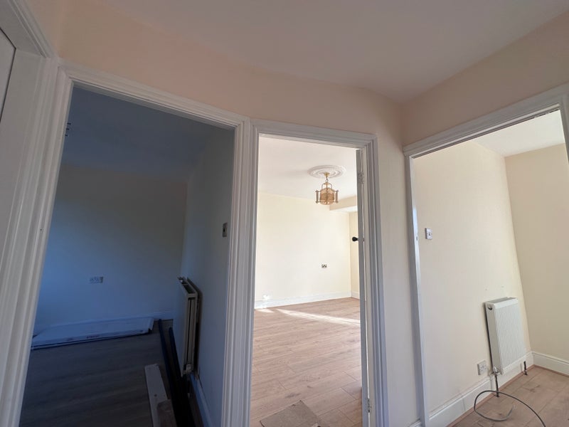 Room St Alban Close in Leeds