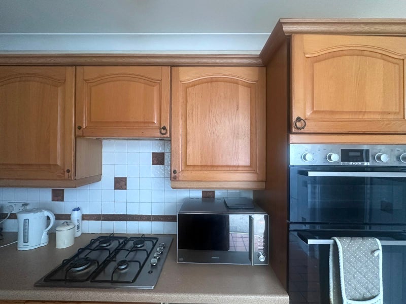 Room St Alban Close in Leeds
