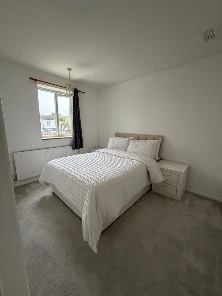 Room Preston Road in Borough of Spelthorne