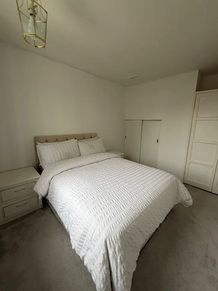 Room Preston Road in Borough of Spelthorne