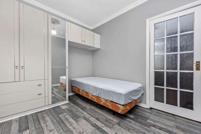 Room Stradella Road in Greater London