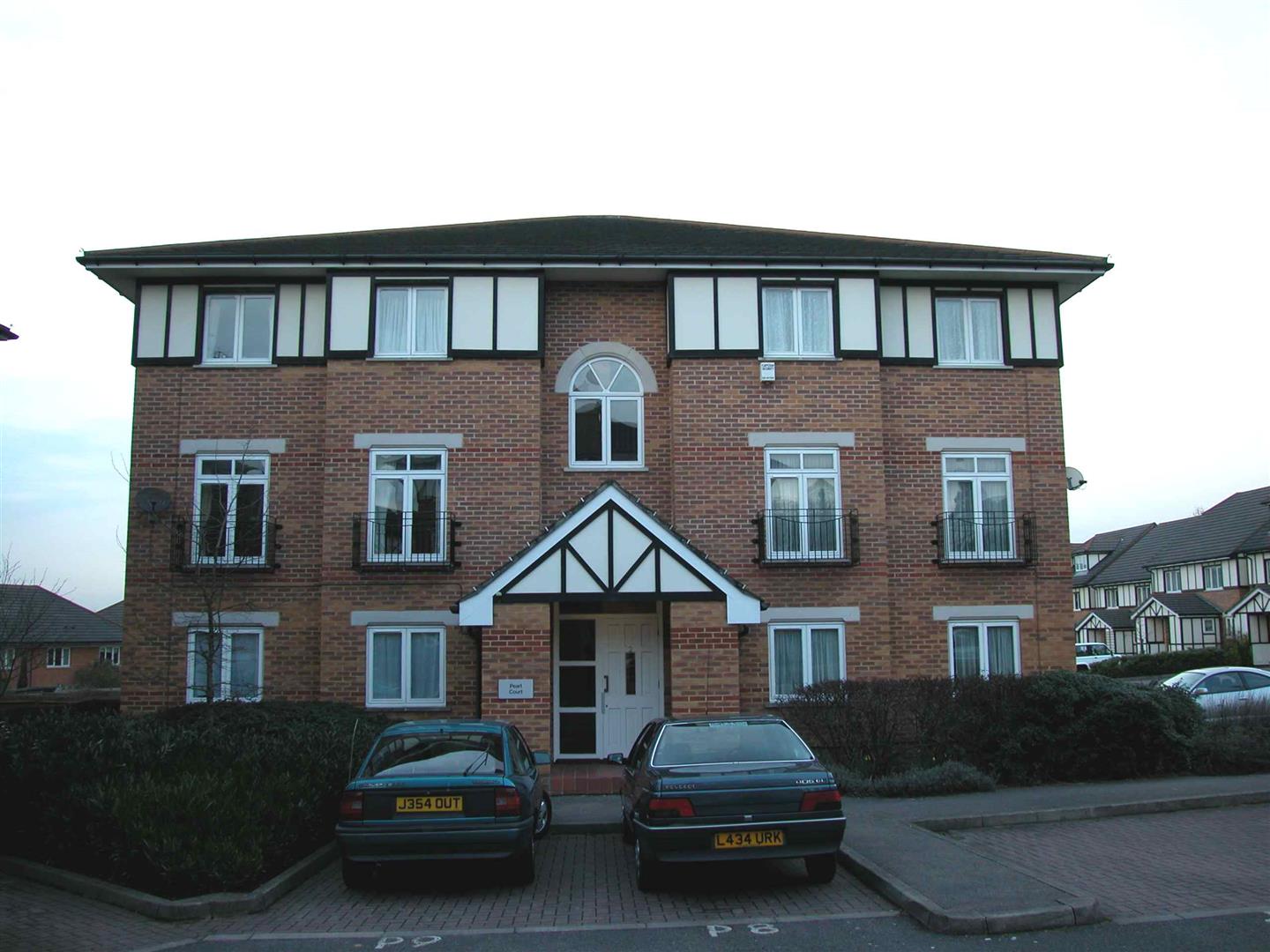 Flat Colindeep Lane in Greater London