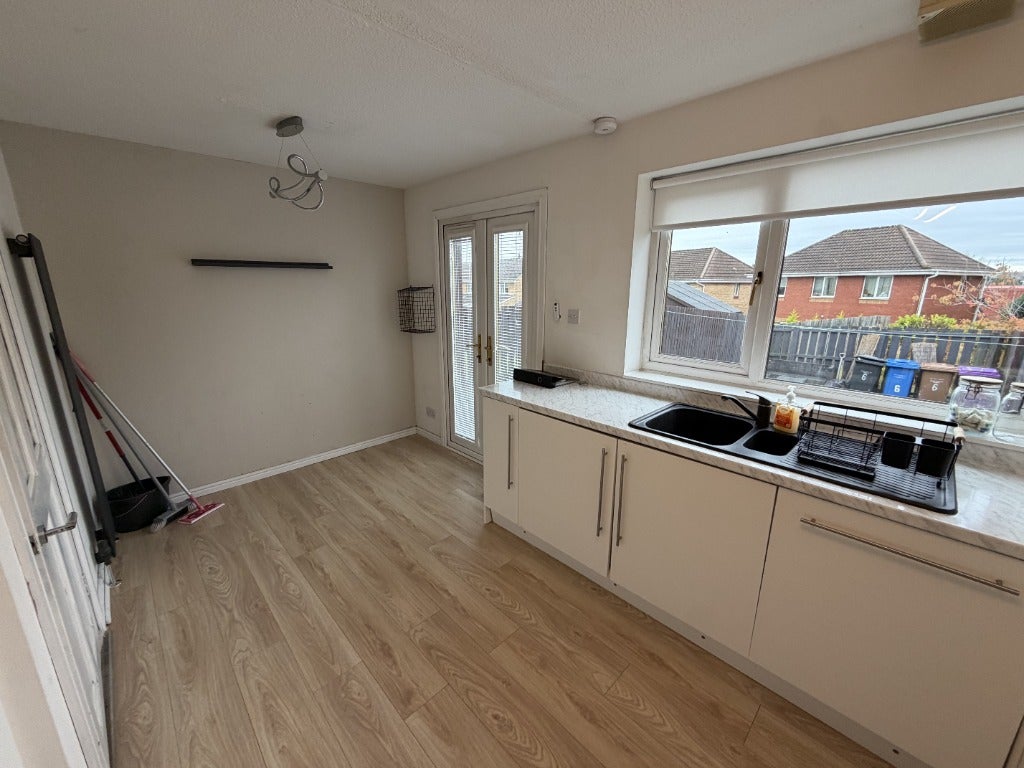 House Woodside Road in Kilwinning