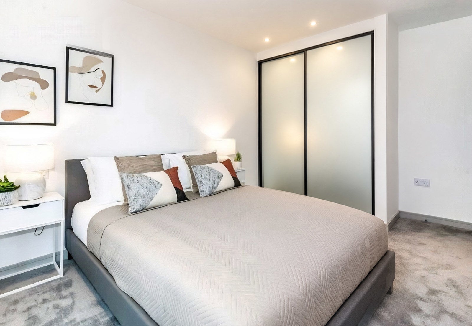 Flat London Road in Borough of Spelthorne