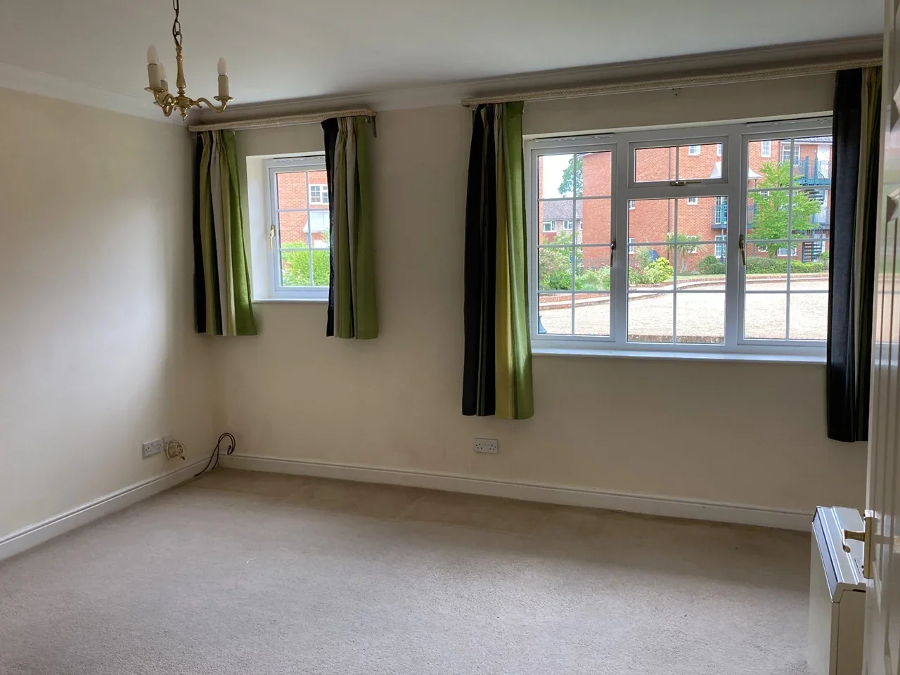 Flat Knights Place in Windsor